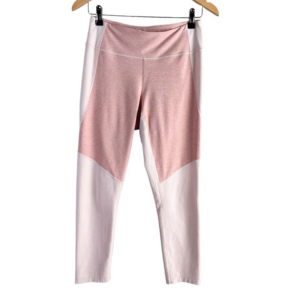 Outdoor Voices 3/4 Warmup Leggings in two-tone pink, Size Medium - Picture 2 of 11